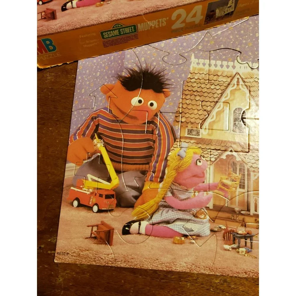 Milton Bradley‎ Vintage Sesame Street Muppets Bert and Ernie 24 Piece Puzzle